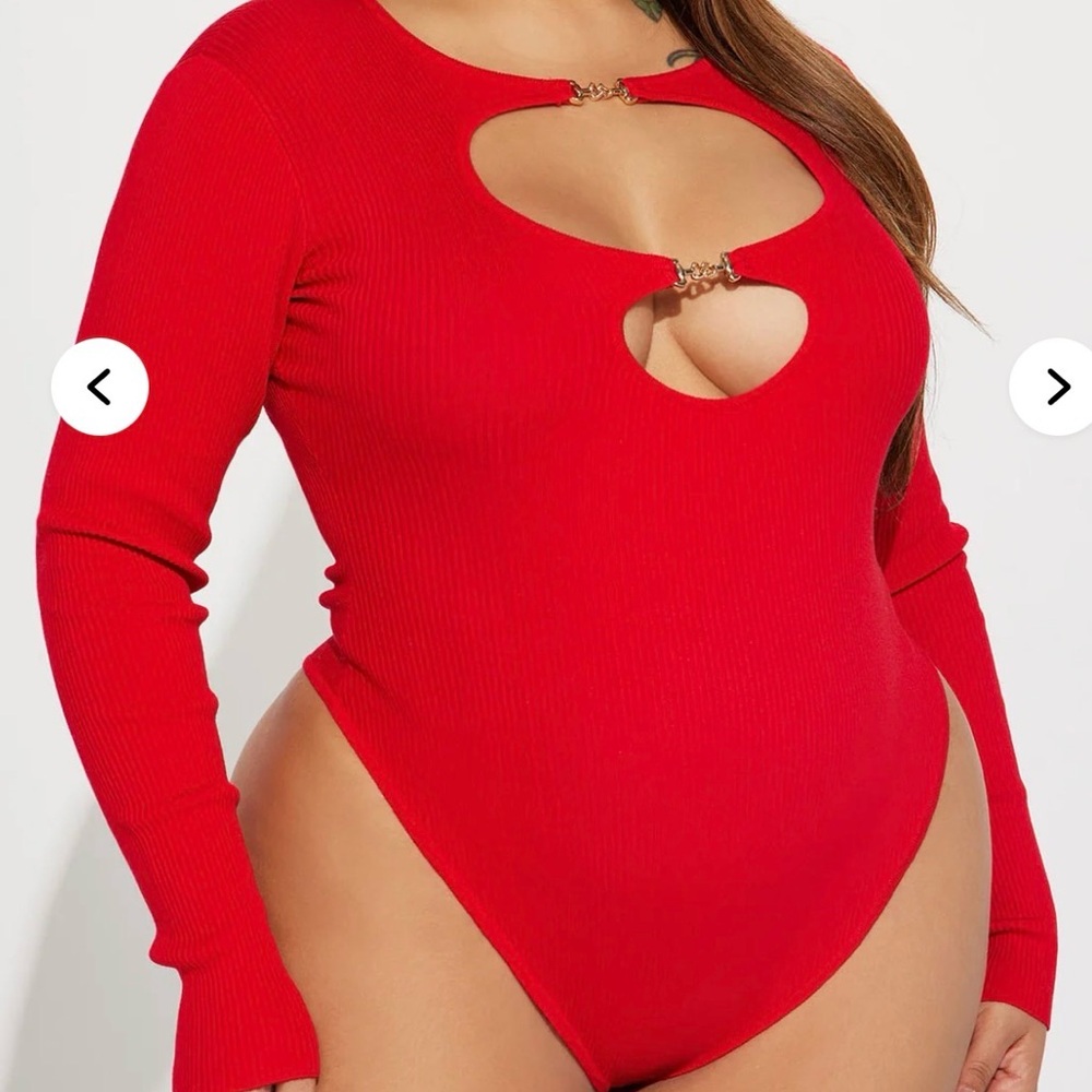 Fashion Nova Sara Cut Out Ribbed Bodysuit Red 1X Gold Hardware Crew Neck